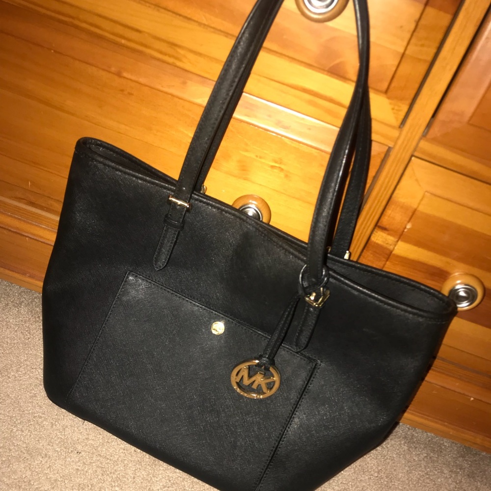 Michael Kors Black Medium Jet Set Tote